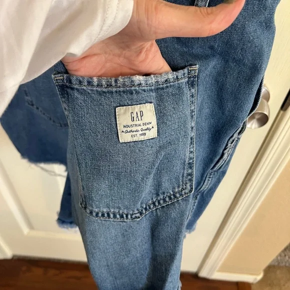 GAP Denim Distressed Shortalls Women’s L Blue Jean Overalls Frayed Hem - Picture 9 of 11